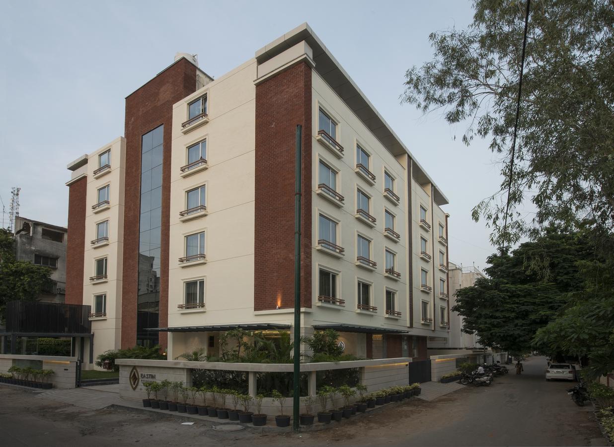 Eastin Residences Vadodara Exterior foto